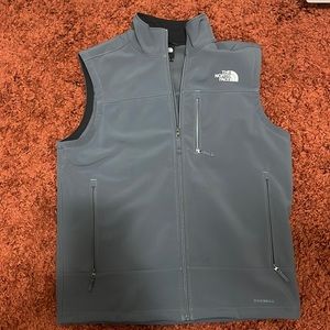 Men’s North Face Vest Size Large